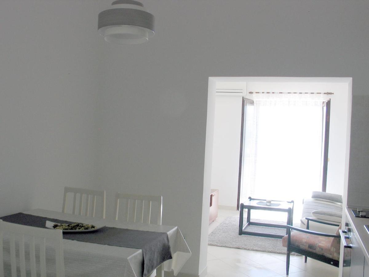 Apartmani Kunteja Pag Town Exterior photo